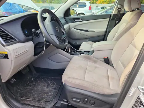 KM8J3CA46GU073905 — 2016 Hyundai Tucson, фото 7 с аукциона Copart, Задняя часть