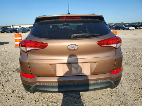 KM8J33A46GU158582 — 2016 Hyundai Tucson, Передняя часть, фото до ремонта