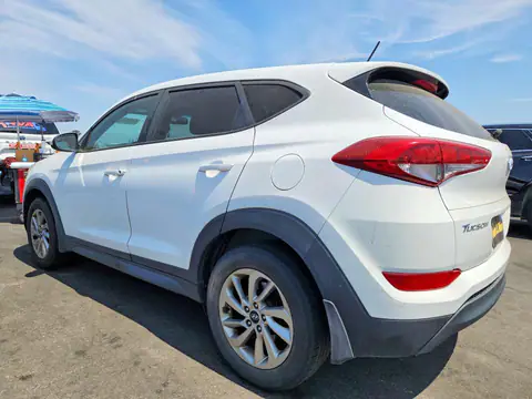 KM8J23A46HU406527 — 2017 Hyundai Tucson, фото 2 с аукциона Copart 30.09.2026, Повреждения снизу