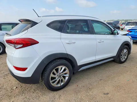 KM8J33A42HU410619 — 2017 Hyundai Tucson, фото 3 с аукциона Copart 06.10.2026, Передняя часть