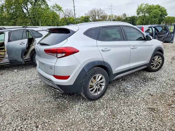 KM8J3CA2XHU348840 — 2017 Hyundai Tucson, фото 3 с аукциона Copart 29.09.2026, Вандализм