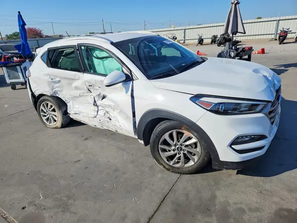 KM8J3CA47HU299436 — 2017 Hyundai Tucson, фото 4 с аукциона Copart 12.10.2026, Боковая часть