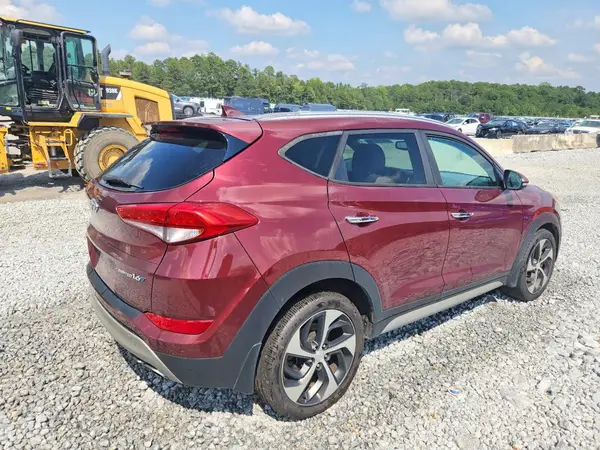 KM8J33A20HU417180 — 2017 Hyundai Tucson, фото 3 с аукциона Copart 01.10.2026, Естественный износ