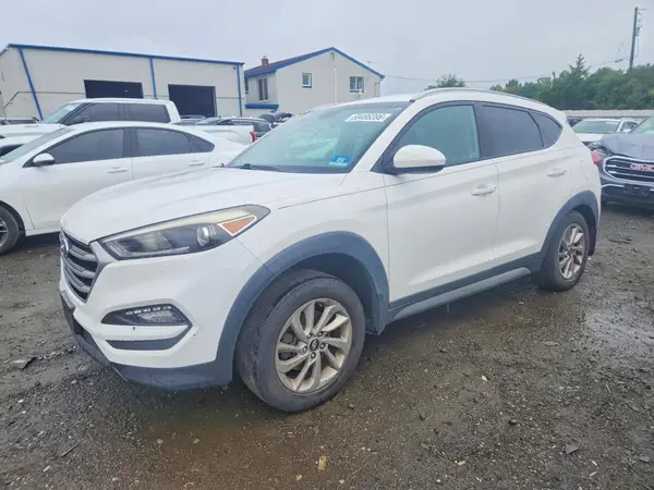 KM8J3CA46HU268775 — 2017 Hyundai Tucson, Повреждения снизу (Undercarriage), фото до ремонта