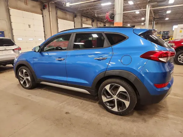 KM8J33A2XHU327695 — 2017 Hyundai Tucson, фото 2 с аукциона Copart 06.10.2026, Механические повреждения