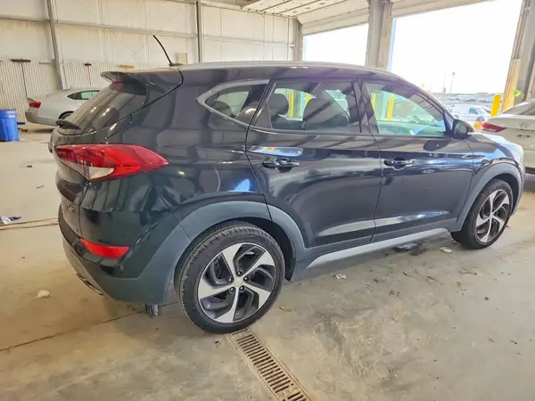 KM8J33A27HU279640 — 2017 Hyundai Tucson, фото 3 с аукциона Copart 13.10.2026, Механические повреждения