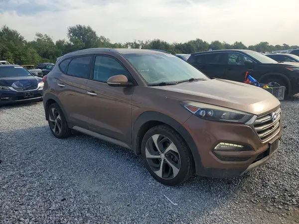 2017 HYUNDAI TUCSON VIN KM8J33A22HU526157 фото 4