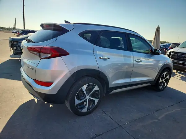 KM8J33A23HU327506 — 2017 Hyundai Tucson, фото 3 с аукциона Copart 07.10.2026, Естественный износ