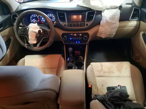 KM8J3CA40HU430092 — 2017 Hyundai Tucson, фото 8 с аукциона Copart, Передняя часть