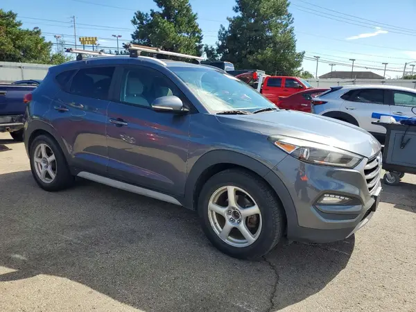 2017 HYUNDAI TUCSON VIN KM8J3CA26HU502430 фото 4