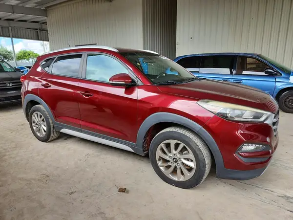 KM8J3CA27HU422005 — 2017 Hyundai Tucson, фото 4 с аукциона Copart 07.10.2026, Мелкие вмятины и царапины