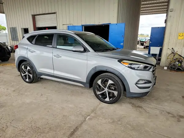 KM8J3CA24HU590894 — 2017 Hyundai Tucson, фото 4 с аукциона Copart 14.10.2026, Естественный износ
