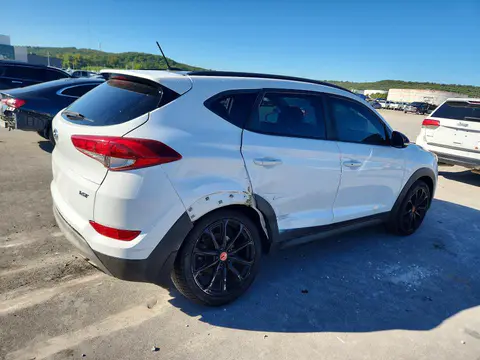 2017 HYUNDAI TUCSON VIN KM8J33A21HU550448 фото 3