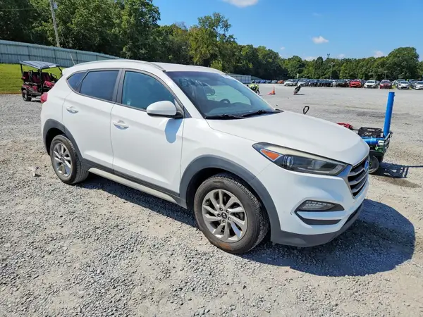 KM8J33A45JU705929 — 2018 Hyundai Tucson, фото 4 с аукциона Copart, Механические повреждения