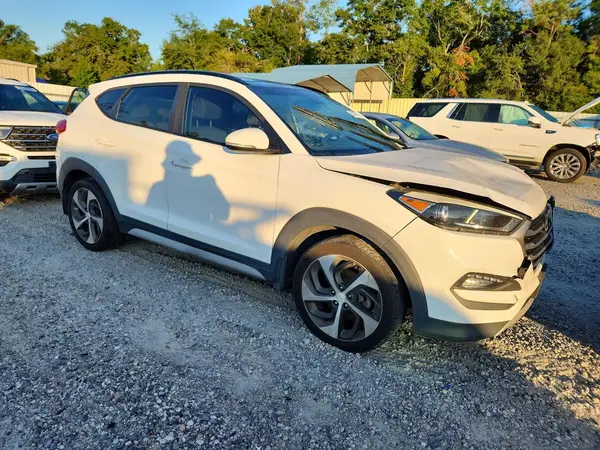 KM8J3CA24JU756076 — 2018 Hyundai Tucson, фото 4 с аукциона Copart 13.10.2026, Передняя часть