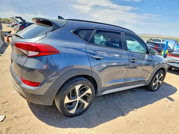 KM8J33A27JU837251 — 2018 Hyundai Tucson, фото 3 с аукциона Copart, Механические повреждения