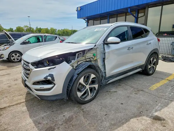 KM8J3CA25JU635637 — 2018 Hyundai Tucson, Передняя часть (Front End), фото до ремонта