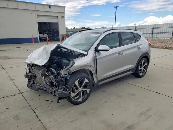KM8J3CA27JU799584 — 2018 Hyundai Tucson, Передняя часть (Front End), фото до ремонта