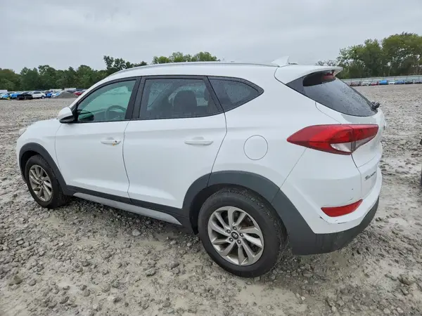 KM8J3CA40JU672015 — 2018 Hyundai Tucson, фото 2 с аукциона Copart 07.10.2026, Мелкие вмятины и царапины