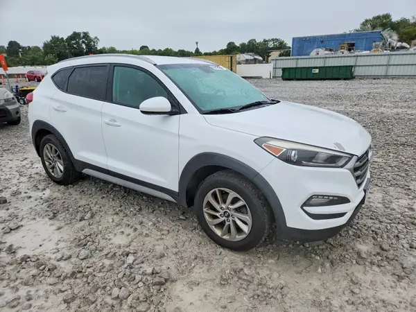 KM8J3CA40JU672015 — 2018 Hyundai Tucson, фото 4 с аукциона Copart 07.10.2026, Мелкие вмятины и царапины