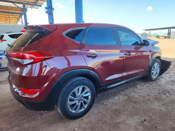 KM8J23A45JU791259 — 2018 Hyundai Tucson, фото 3 с аукциона Copart, Передняя часть