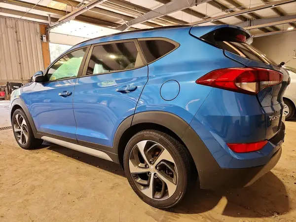 KM8J33A25JU704102 — 2018 Hyundai Tucson, фото 2 с аукциона Copart, Задняя часть