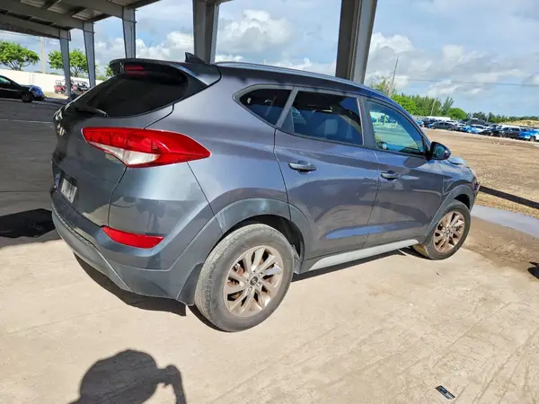 KM8J33A48JU678841 — 2018 Hyundai Tucson, фото 3 с аукциона Copart, Передняя часть