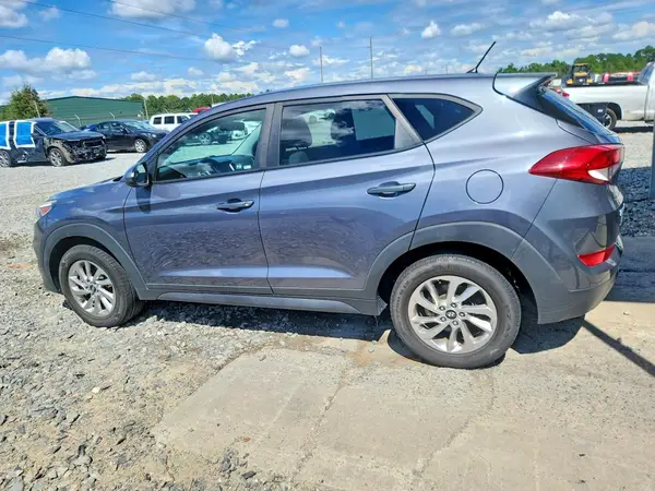KM8J2CA42JU606200 — 2018 Hyundai Tucson, фото 2 с аукциона Copart 06.10.2026, Механические повреждения