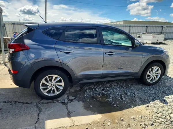 KM8J2CA42JU606200 — 2018 Hyundai Tucson, фото 3 с аукциона Copart 06.10.2026, Механические повреждения