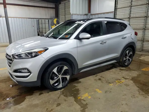 KM8J3CA28JU620260 — 2018 Hyundai Tucson, Мелкие вмятины и царапины (Minor Dent/Scratches), фото до ремонта