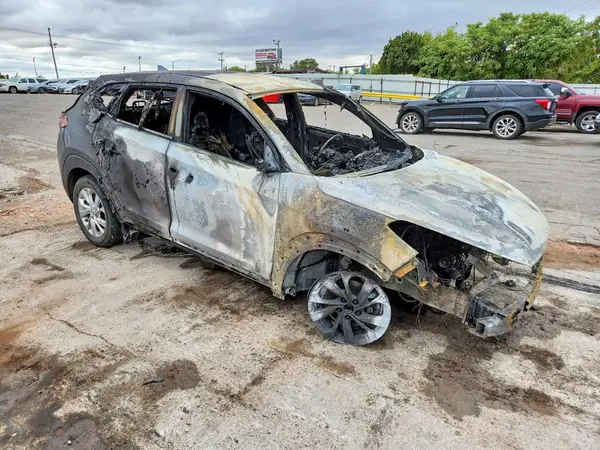 KM8J23A41MU300268 — 2021 Hyundai Tucson, фото 4 с аукциона Copart 01.10.2026, Пожар двигателя