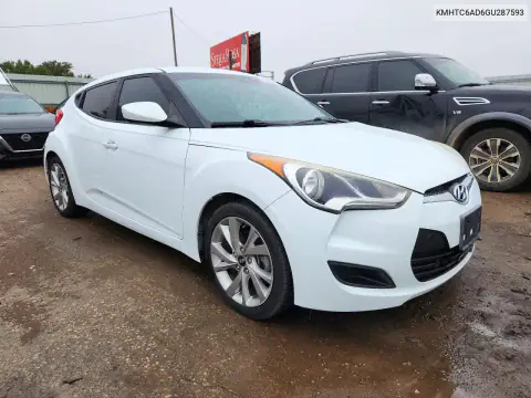 KMHTC6AD6GU287593 — 2016 Hyundai Veloster, фото 4 с аукциона Copart, Подтопление