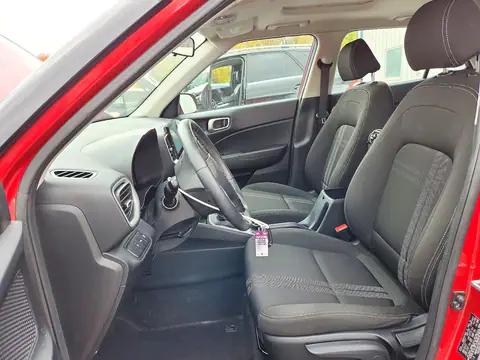 KMHRC8A37NU156215 — 2022 Hyundai Venue, фото 7 с аукциона Copart, Передняя часть