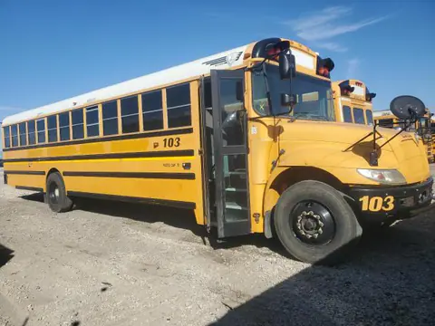 4DRBUSKN6DB301086 — 2013 IC Bus CE Series School, Мелкие вмятины и царапины (Minor Dent/Scratches), фото до ремонта