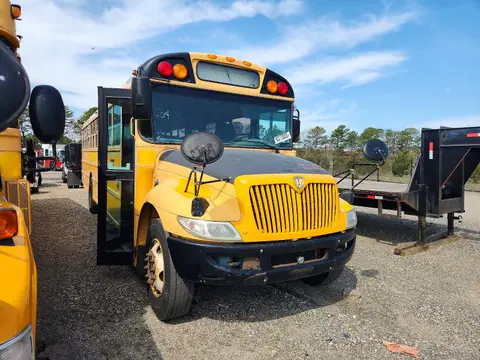 4DRBUAAN7AB164375 — 2010 IC Bus School BUS, Мелкие вмятины и царапины (Minor Dent/Scratches), фото до ремонта