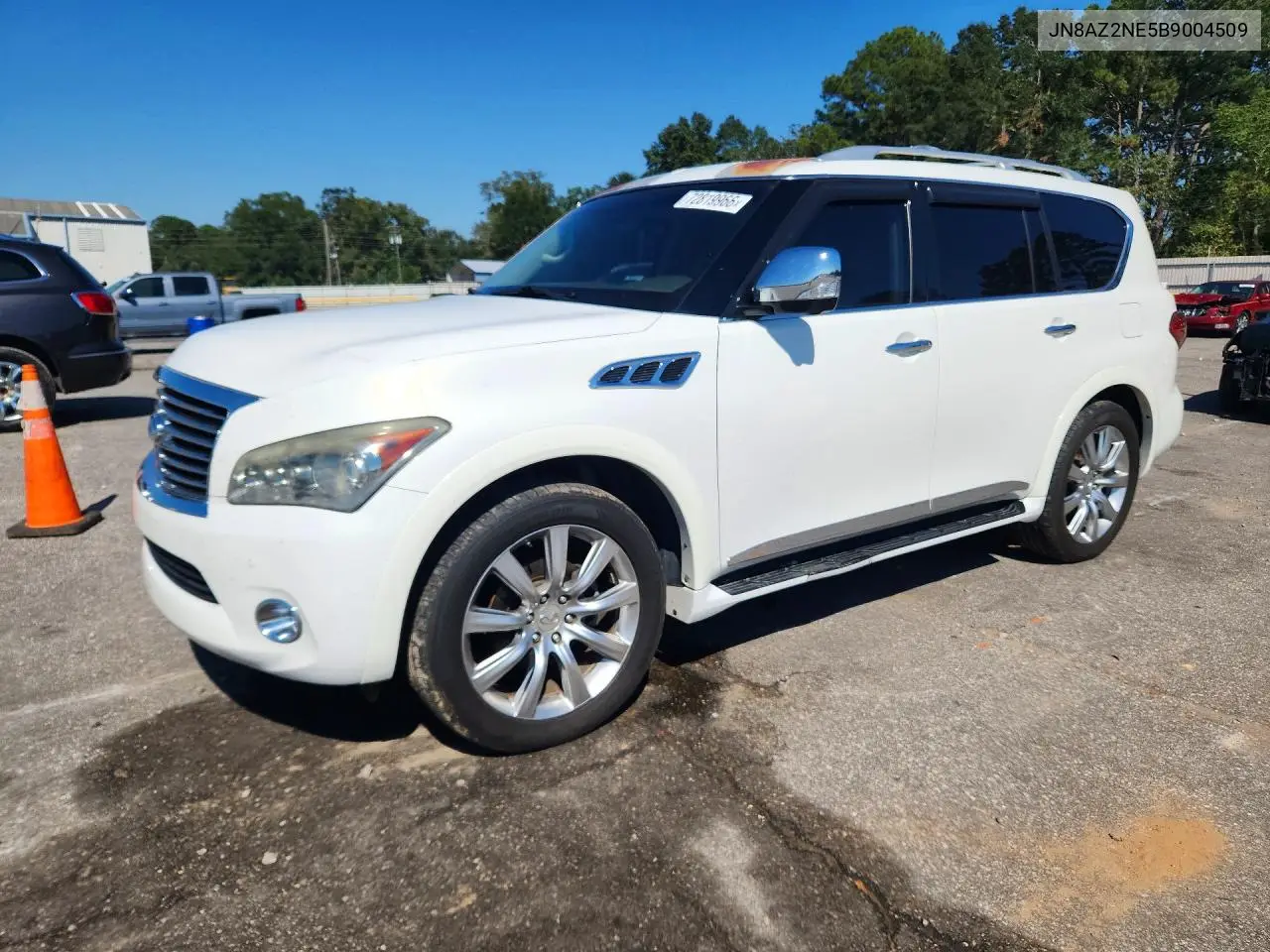JN8AZ2NE5B9004509 Infiniti QX56 2011 — повреждение Крыша, фото до ремонта