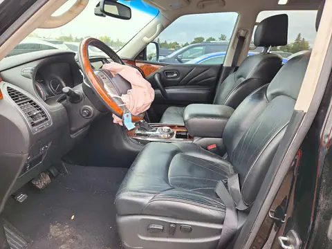 JN8AZ2NE2H9152397 — 2017 Infiniti QX80, фото 7 с аукциона Copart, Передняя часть