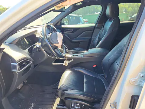 SADCL2GX4JA322434 — 2018 Jaguar F-Pace, фото 7 с аукциона Copart, Боковая часть