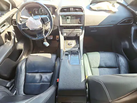SADCL2GX4JA322434 — 2018 Jaguar F-Pace, фото 8 с аукциона Copart, Боковая часть