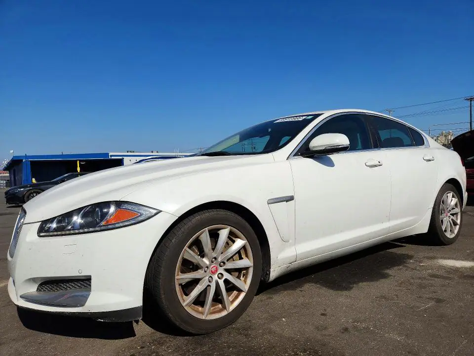 SAJWA0FS7FPU87652 Jaguar XF 2015 — повреждение Задняя часть, фото до ремонта