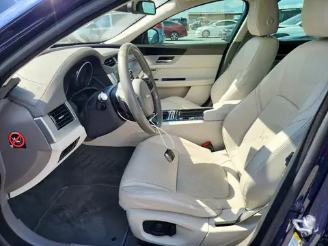 SAJBE4BV7GCY09984 — 2016 Jaguar XF, фото 7 с аукциона Copart, Передняя часть