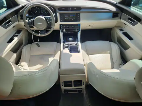 SAJBE4BV7GCY09984 — 2016 Jaguar XF, фото 8 с аукциона Copart, Передняя часть
