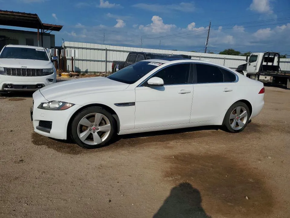 2018 JAGUAR XF VIN SAJBR4FX7JCY70596 фото 1