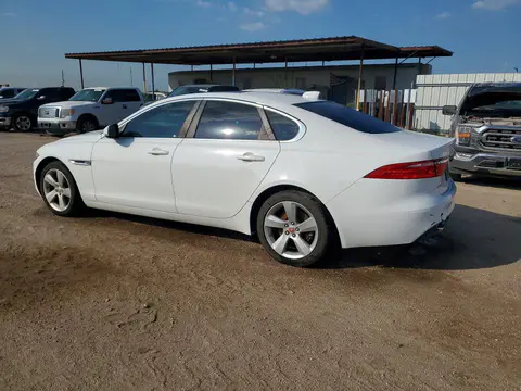 2018 JAGUAR XF VIN SAJBR4FX7JCY70596 фото 2