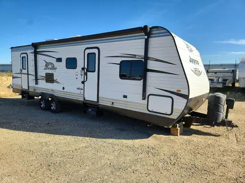 1UJBJ0BR6J75X0353 — 2018 Jayco JAY Flight, Мелкие вмятины и царапины (Minor Dent/Scratches), фото до ремонта