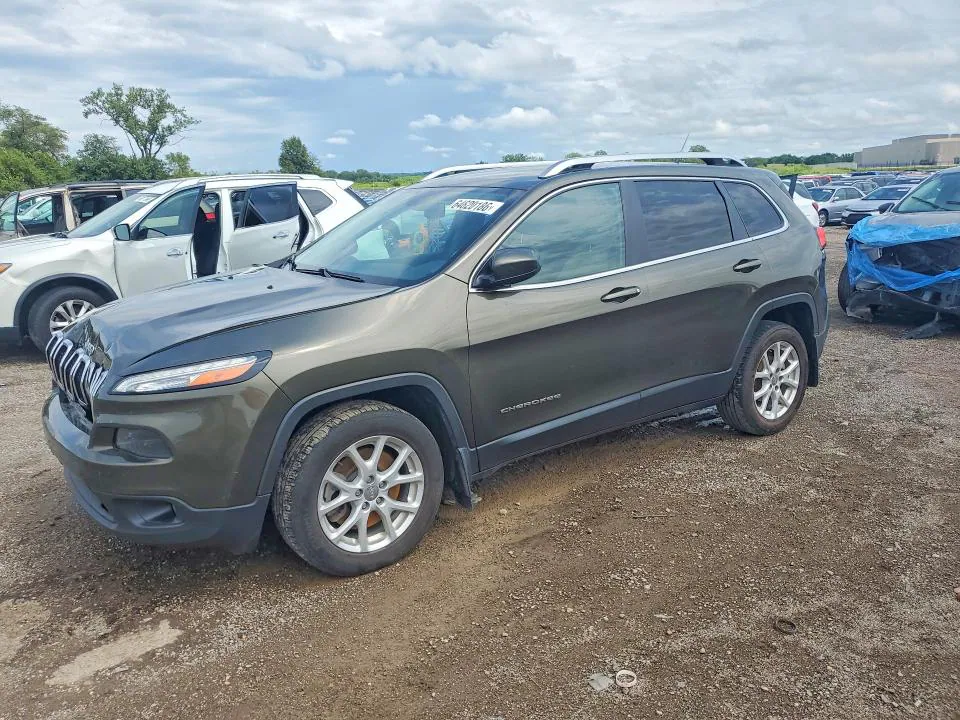 2015 Jeep Cherokee VIN 1C4PJLCB2FW629002 фото 1
