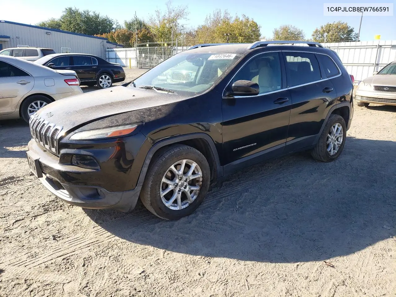 2015 Jeep Cherokee Latitude VIN 1C4PJLCB8FW766591 фото 1