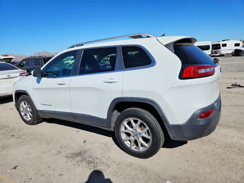 2015 Jeep Cherokee VIN 1C4PJLCB7FW536489 фото 2