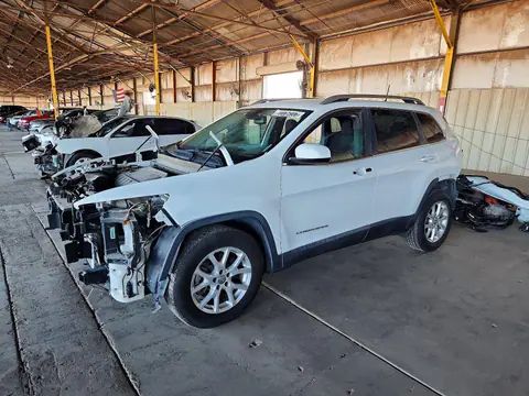 1C4PJLCB4HW668256 — 2017 Jeep Cherokee, Повреждения со всех сторон (All Over), фото до ремонта