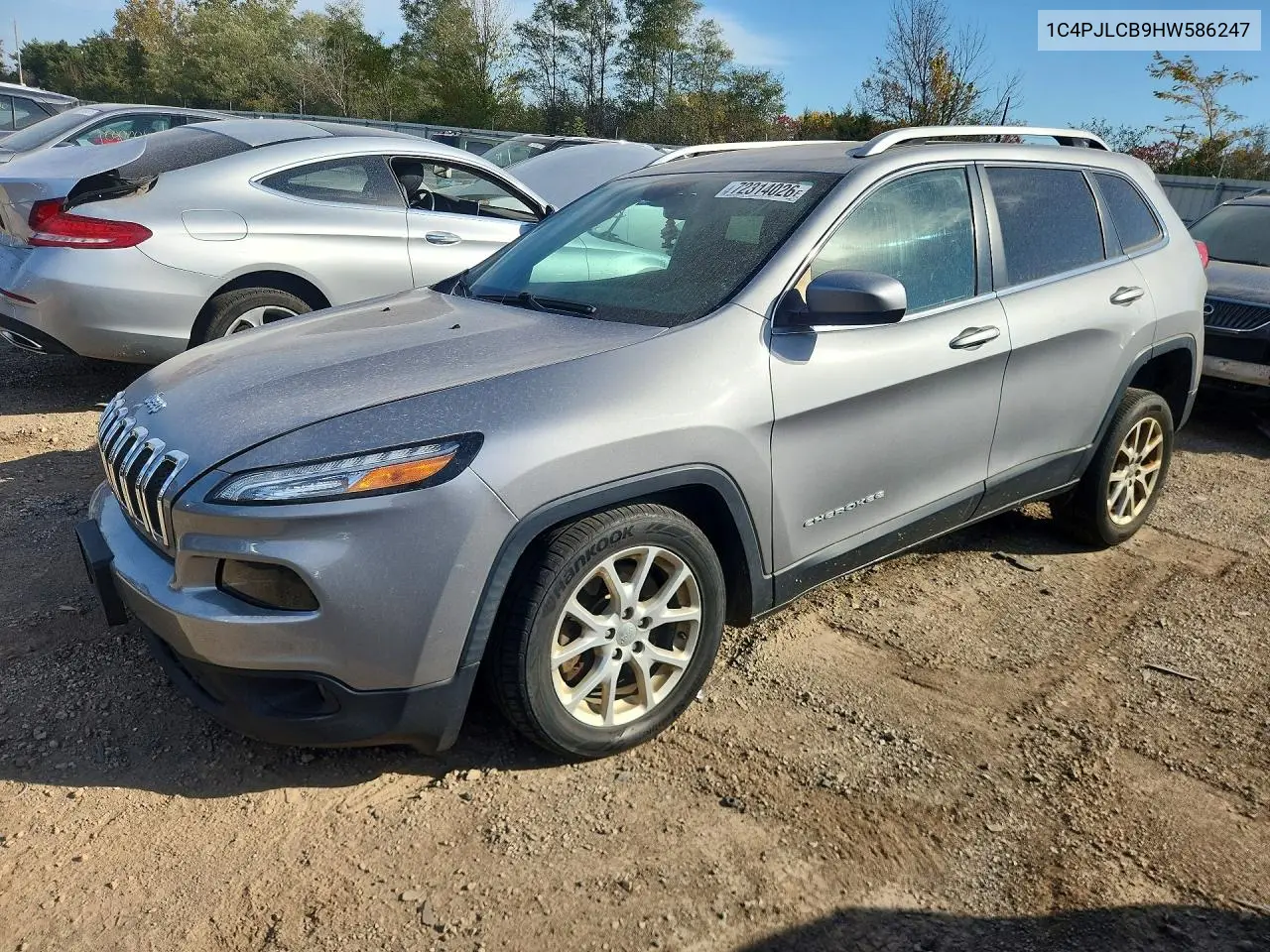 2017 Jeep Cherokee Latitude VIN 1C4PJLCB9HW586247 фото 1